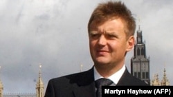 Бывший сотрудник ФСБ и диссидент Александр Литвиенко в 2004 году.