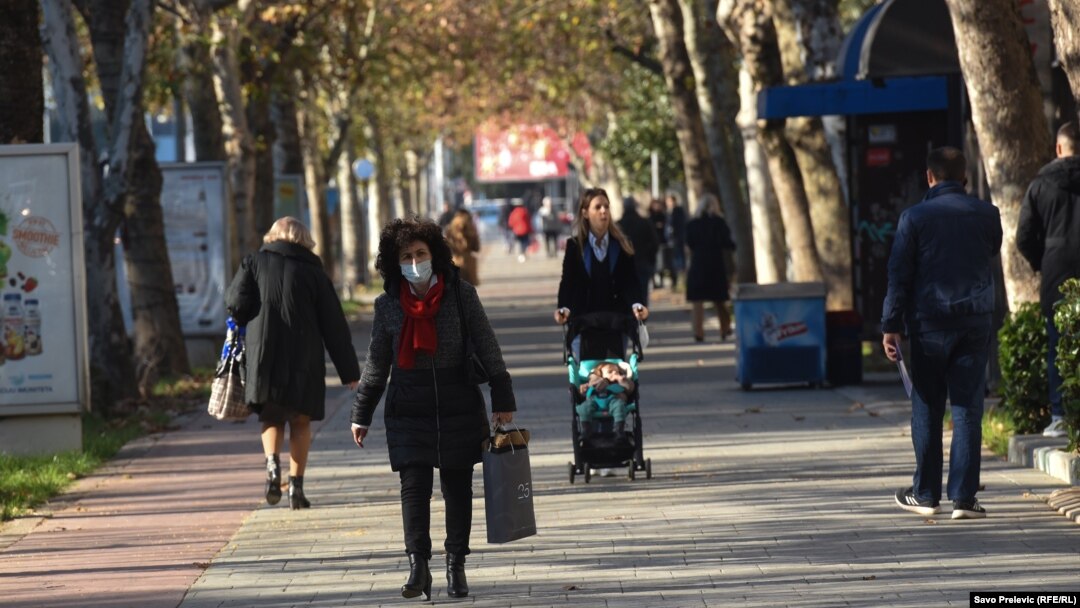 Crna Gora prema podacima Fonda penzijsko invalidskog osiguranja iz oktobra ima nešto više od 118 hiljada penzionera, od čega blizu 17 hiljada prima najnižu penziju od 147 eura. Godišnja naknada za 22 hiljade majki budžet bi koštala dodatnih 25 miliona (Foto: Podgorica)