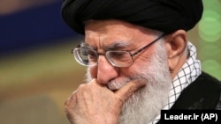 عکس خیلی منتشرشده از رهبر جمهوری اسلامی در حال صبر استراتژیک